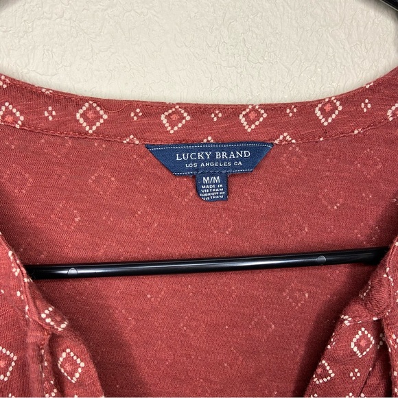 Women’s Lucky Brand Size Medium Blouse - Picture 3 of 4